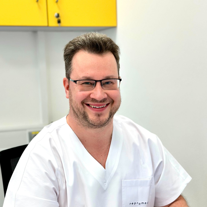 Lékař kliniky Repromeda